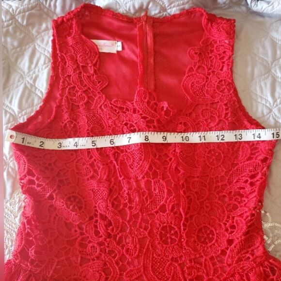 RED PARTY DRESS - Picture 7 of 8